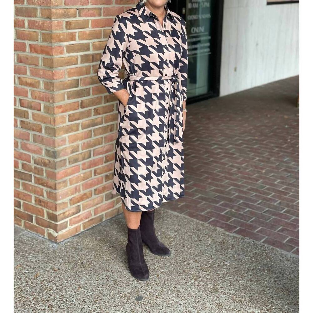 NEW BOHO CHIC print belted midi shirtdress in black